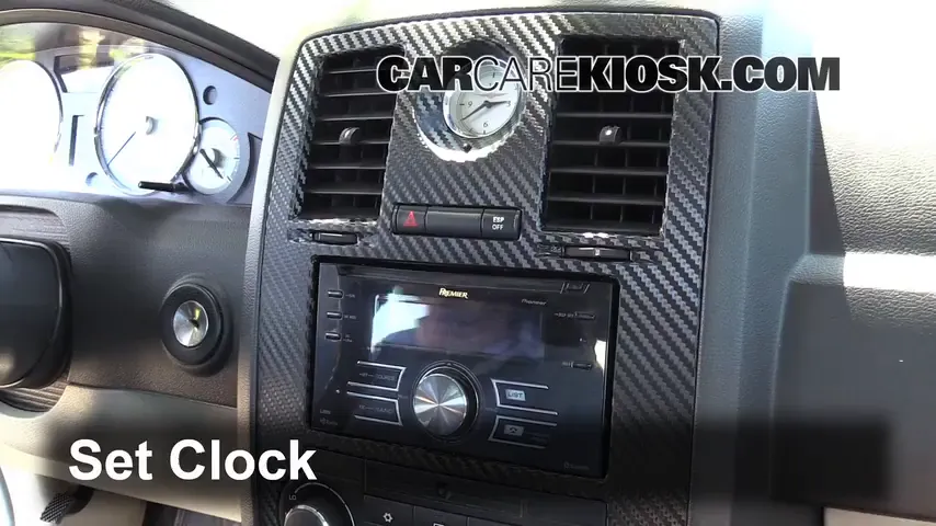 2006 Chrysler 300 C SRT8 6.1L V8 Clock